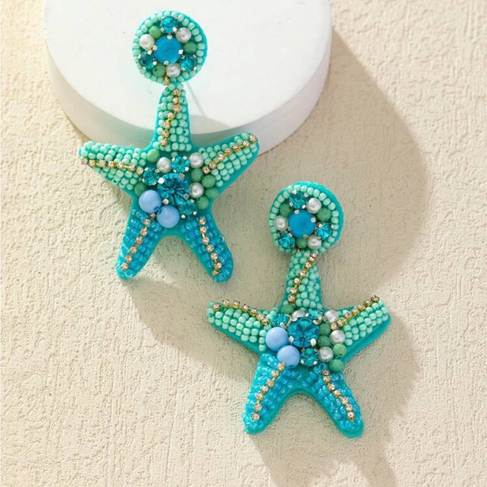 BRAND NEW ✨SUPER FUN & DELICATE Starfish Shaped Rice Bead & Rhinestone Earrings